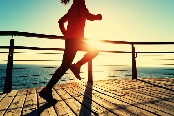 Sporty Young Woman Running Seaside Boardwalk — Stock Photo, Image