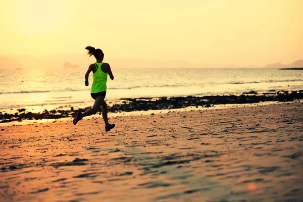 Young Woman Jogging Shore Sunrise — Stock Photo, Image