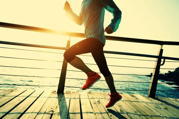 Sporty Fitness Female Runner Running Seaside Boardwalk Sunrise — Stock Photo, Image