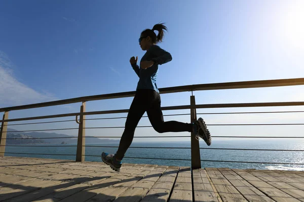 Sporty Female Jogger Morning Exercise Seaside Boardwalk Sunrise — Stock Photo, Image