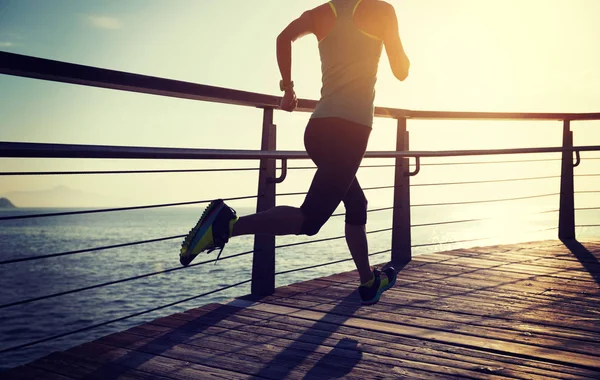 Deportista Fitness Corredor Femenino Corriendo Paseo Marítimo Durante Salida Del — Foto de Stock