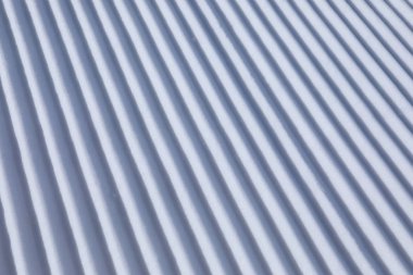 Çapraz parça satırlarında bir kayak pisti