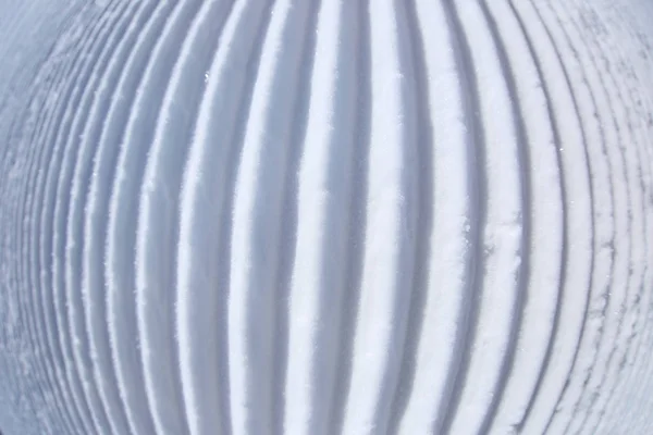 Диагональные Рельсы Лыжном Склоне Оставленном Снегоходом — стоковое фото