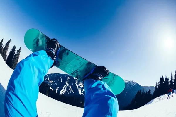 Tél Hegy Tetején Snowboard Lábak — Stock Fotó