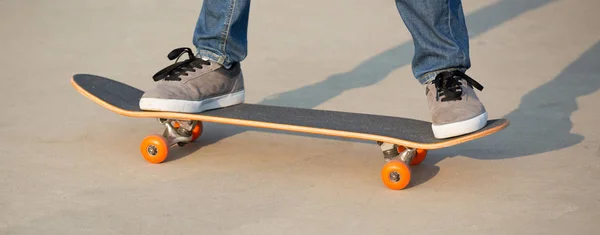 Skateboarder Legs Skateboarding Skatepark — стоковое фото