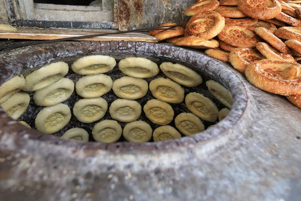 Backen Von Naan Fladenbrot Traditionellen Herd Xinjiang China — Stockfoto