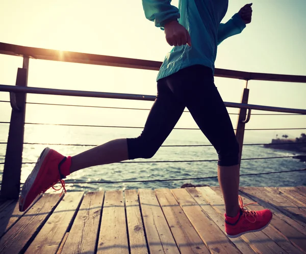 Fitness Sporty Female Runner Running Seaside Boardwalk — Stock Photo, Image