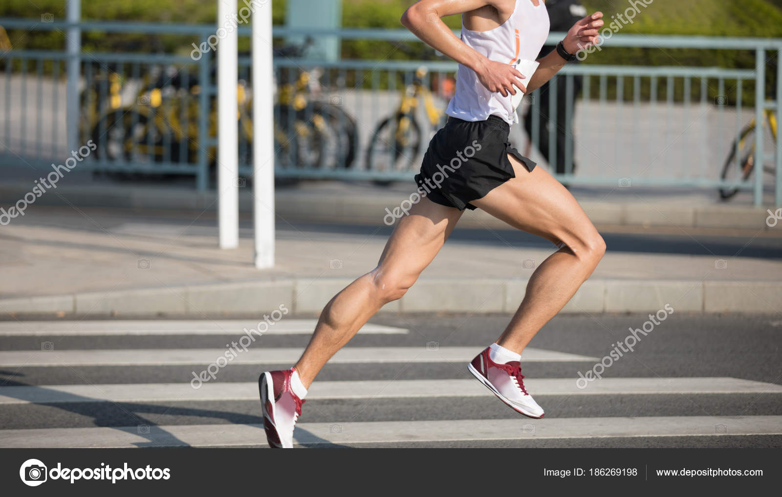 Marathon Runner Legs Running City Road — Stock Photo © lzf 186269198