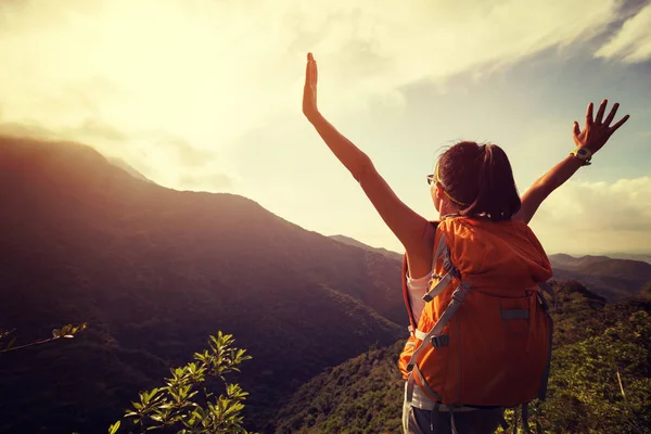Happy Woman Backpacker Looking Mountains Arms Outstretched Mountain Top Sunrise — Stock Photo, Image