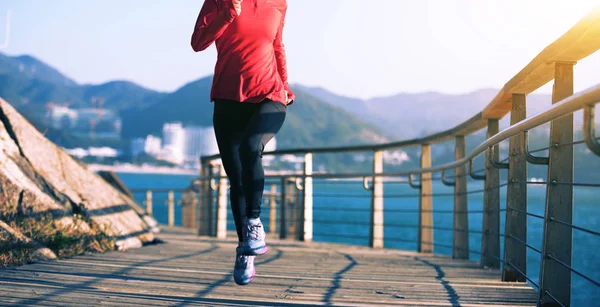Sporty Fitness Woman Runner Running Seaside Boardwalk — Stock Photo, Image