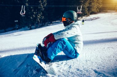 Bir snowboard için kış Dağı'nda snowboard için hazır
