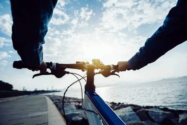 Cycliste Vélo Dans Sentier Côte Lever Soleil — Photo