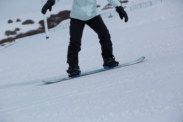 Snowboardåkare Vintern Skidbacken Resort — Stockfoto