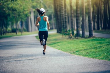 Sportif fitness kadın Parkı'nda çalışan