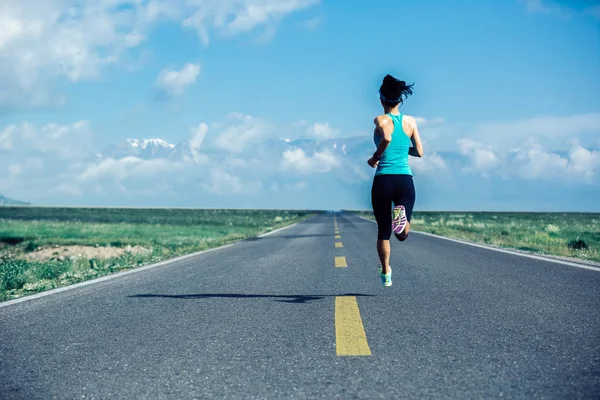 Young Fitness Healthy Lifestyle Woman Runner Running Wide Road — Stock Photo, Image