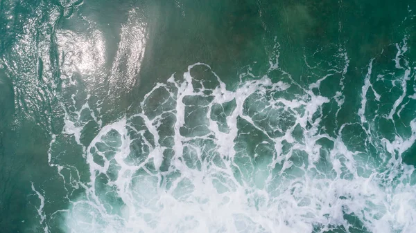 Vista Aérea Superficie Del Mar Con Olas Salpicantes —  Fotos de Stock