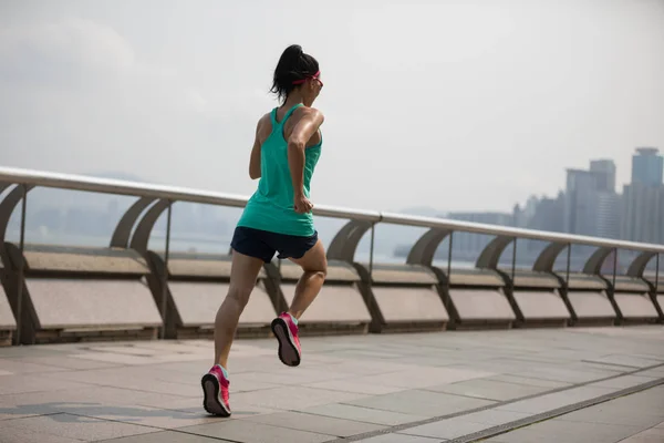 Mujer Estilo Vida Saludable Corriendo Ciudad Hong Kong Por Mañana —  Fotos de Stock