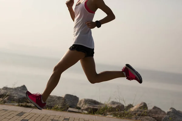 Deportista Fitness Corriendo Como Entrenamiento Para Maratón Costa Soleada —  Fotos de Stock