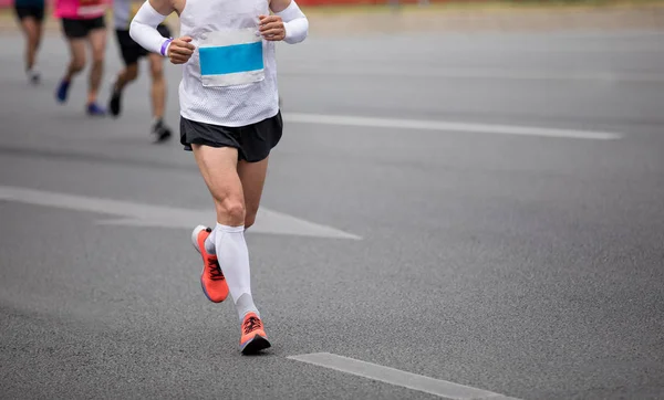Futó Maratoni Futók Városi Úton — Stock Fotó