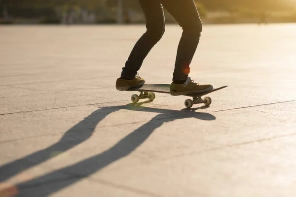 Low Section Woman Skateboarding Sunset Urban City — ストック写真