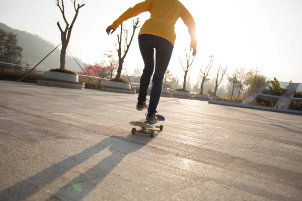 Unrecognizable Woman Skateboarding Sunset Urban Chinese City — Stock Photo, Image