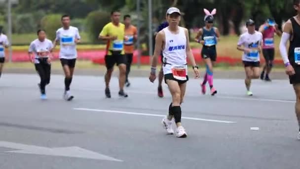Shenzhen China December 2019 Female Male Marathon Runners Jogging Race — Stock Video