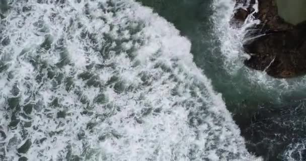 Aerial Footage Water Waves Washing Rocks Indian Ocean — ストック動画