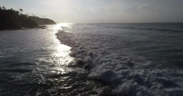Luchtfoto Van Watergolven Die Aanspoelen Het Eiland Indische Oceaan — Stockvideo