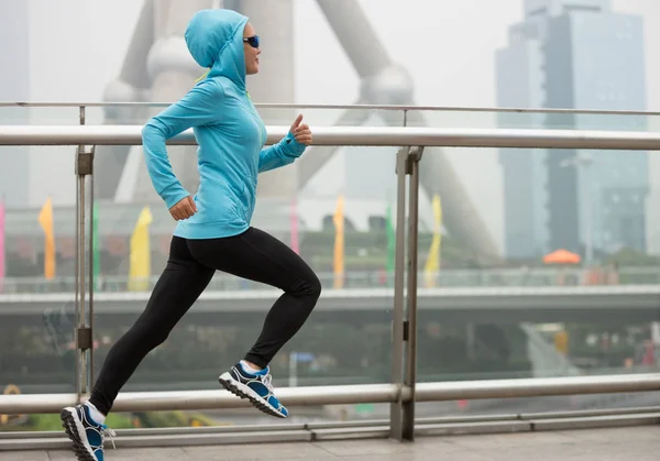 Ung Fitness Kvinna Kör Shanghai Stad Kina — Stockfoto