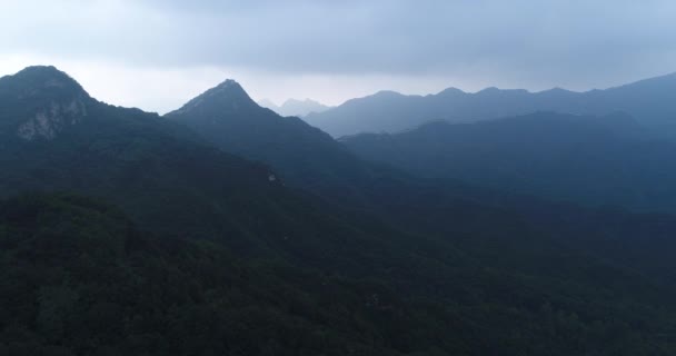 Veduta Aerea Scuro Bellissimo Paesaggio Delle Montagne Della Cina — Video Stock