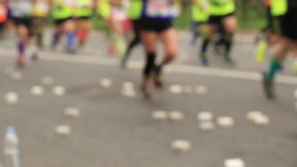 Blurred Footage Marathon Runners Running Race City Road — Stock Video