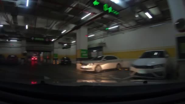 Shenzhen Chiny Około Lutego 2020 Pov Samochodu Parkingu Podziemnym Miasta — Wideo stockowe