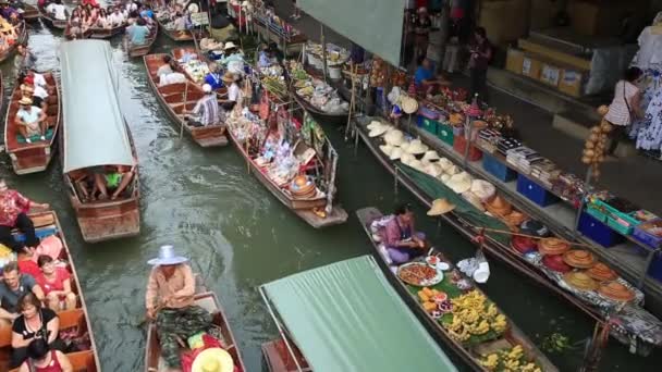 Damnoen Saduak Thailand January 2015 Туристи Плаваючому Ринку Дамноен Садуак — стокове відео