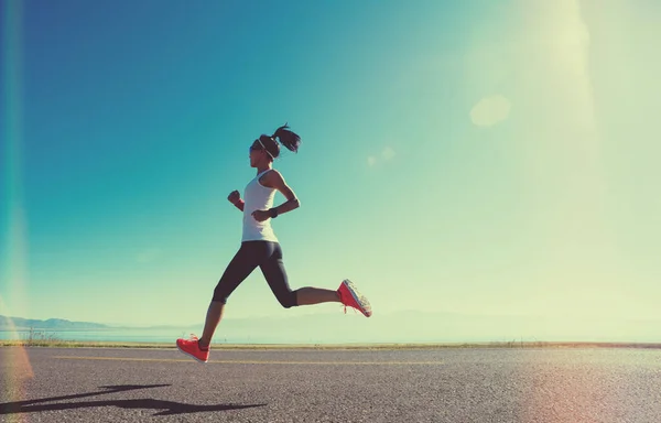 Young Fitness Woman Running Sunrise Seaside Trail — Stock Photo, Image