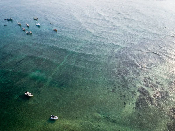 Αεροφωτογραφία Του Όμορφου Θαλασσινού Τοπίου Και Των Αλιευτικών Σκαφών Από — Φωτογραφία Αρχείου