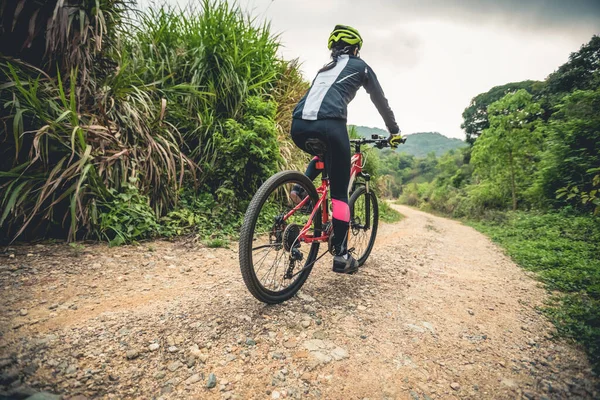 Woman Cyclist Riding Bike Nature Trail Mountains — Stock Photo, Image