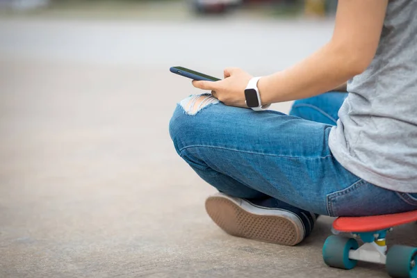 Menschen Die Ihr Smartphone Morgens Freien Benutzen — Stockfoto