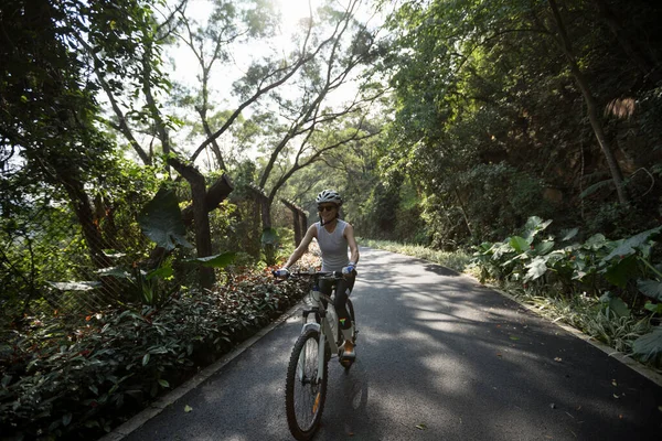 Woman Cycling Bike Path Park Sunny Day — Stock Photo, Image