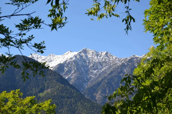 Talyan Alplerinde Güneşli Bir Gün — Stok fotoğraf