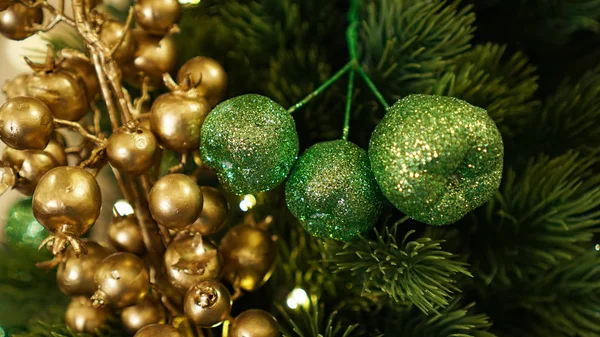 Decoraciones Navidad Árbol Navidad Bayas Verdes — Foto de Stock