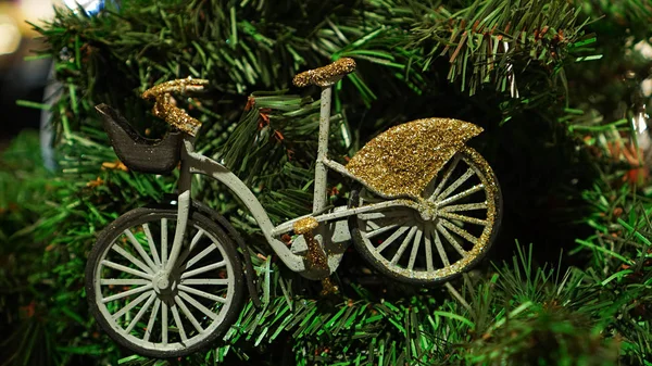 Karácsonyi Dekoráció Karácsonyfán Kerékpár Jogdíjmentes Stock Képek
