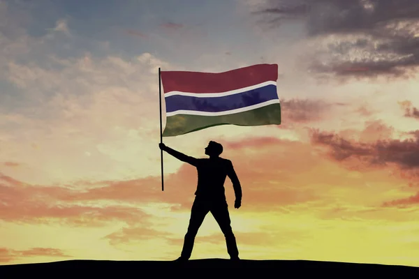 Man Siluett Figur Viftar Gambia Flagga Konvertering — Stockfoto