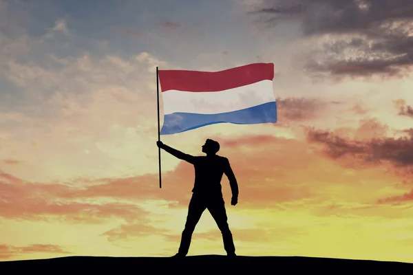 Чоловік Силуета Махає Прапором Люксембургу Рендеринг — стокове фото