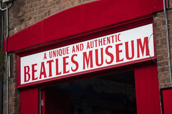 Liverpool, Storbritannien - 30 oktober 2019: Exteriör av Beatles museum på Matthew St i Liverpool — Stockfoto