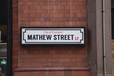 Liverpool, Uk - 30 Ekim 2019 Liverpool 'da Matthew St adına imza. Mağara Kulübünün ünlü müzik mekanına ev sahipliği yapıyor.