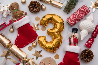 Noel 'in 12 günü. 3. gün balonu şenlikli süslemelerle yüzüyoruz.