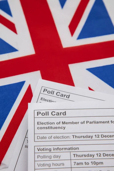 Cartão de votação para a eleição geral do Reino Unido em uma bandeira Union Jack — Fotografia de Stock