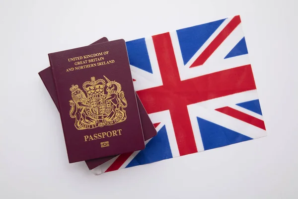 Birleşik Krallık, Büyük Britanya Birleşik Devletleri bayrağında seyahat pasaportu — Stok fotoğraf