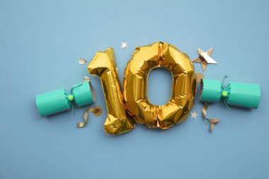 Noel geri sayımı. Bayram kristali kraker dekorasyonlu 10 numaralı altın.