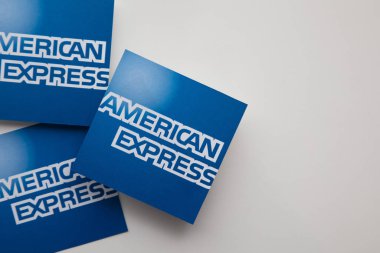 Londra, Uk - 15 Ocak 2020: Amerikan Express marka logosu kağıda basıldı